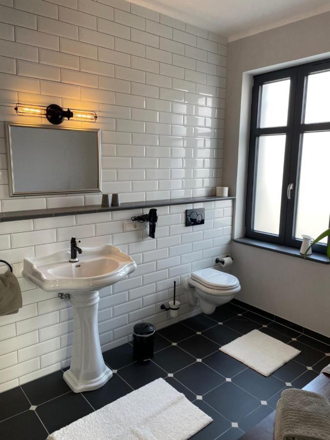 Bahnhof 1911 Hotel Wolpertswende Bagian luar foto
