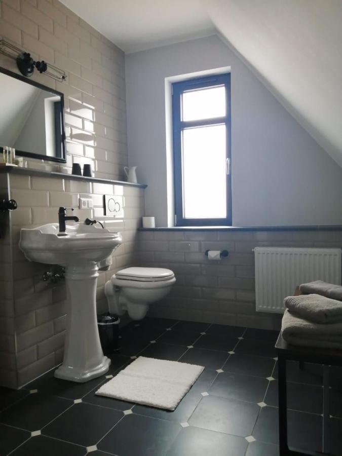 Bahnhof 1911 Hotel Wolpertswende Bagian luar foto
